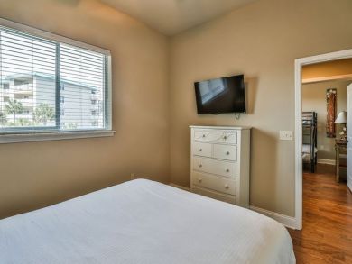 Guest Bedroom - Queen Bed